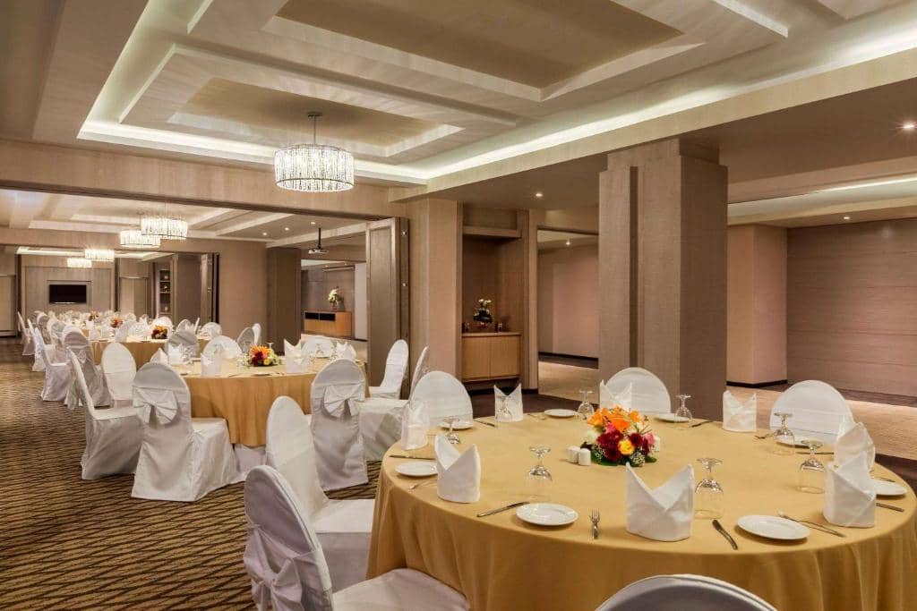 Ramada Hotel and Suites Amwaj Islands