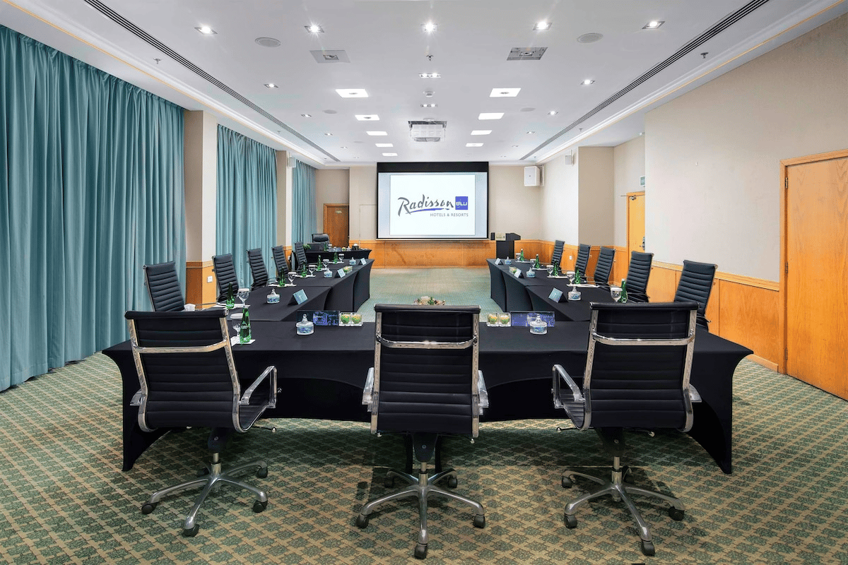 meeting_room_2