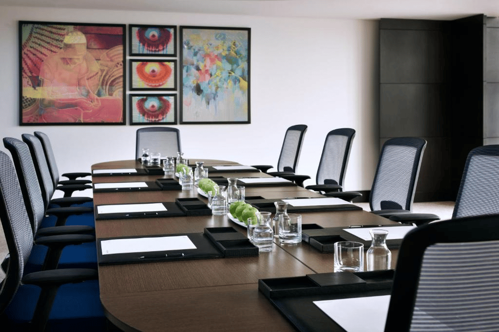 voco_riyadh_boardroom_10