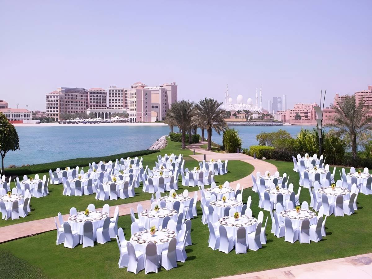 Falcon Lawn