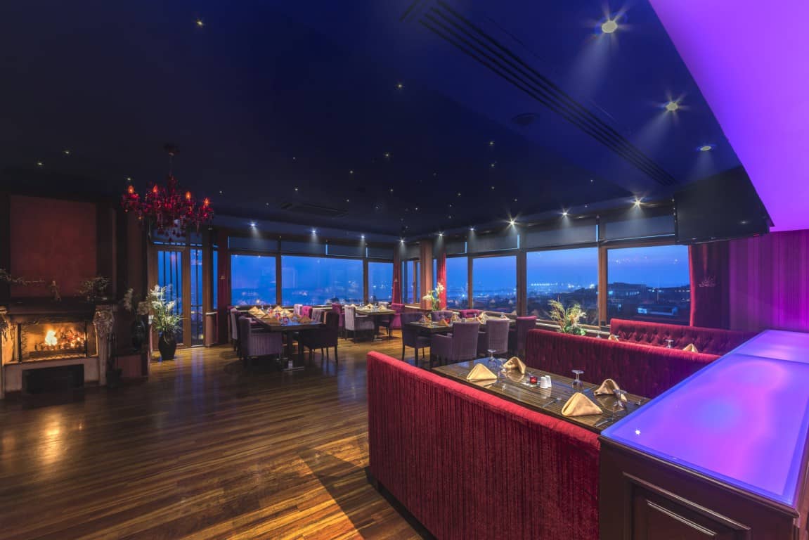 Bade Roof Restaurant & Bar
