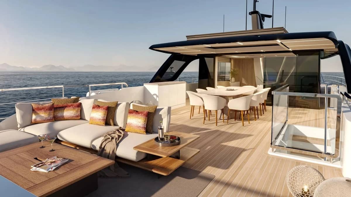 Upper Deck / Sky Deck / Sun Deck
