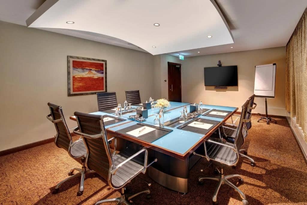 Two Seasons Hotel & Apartments Dubai
