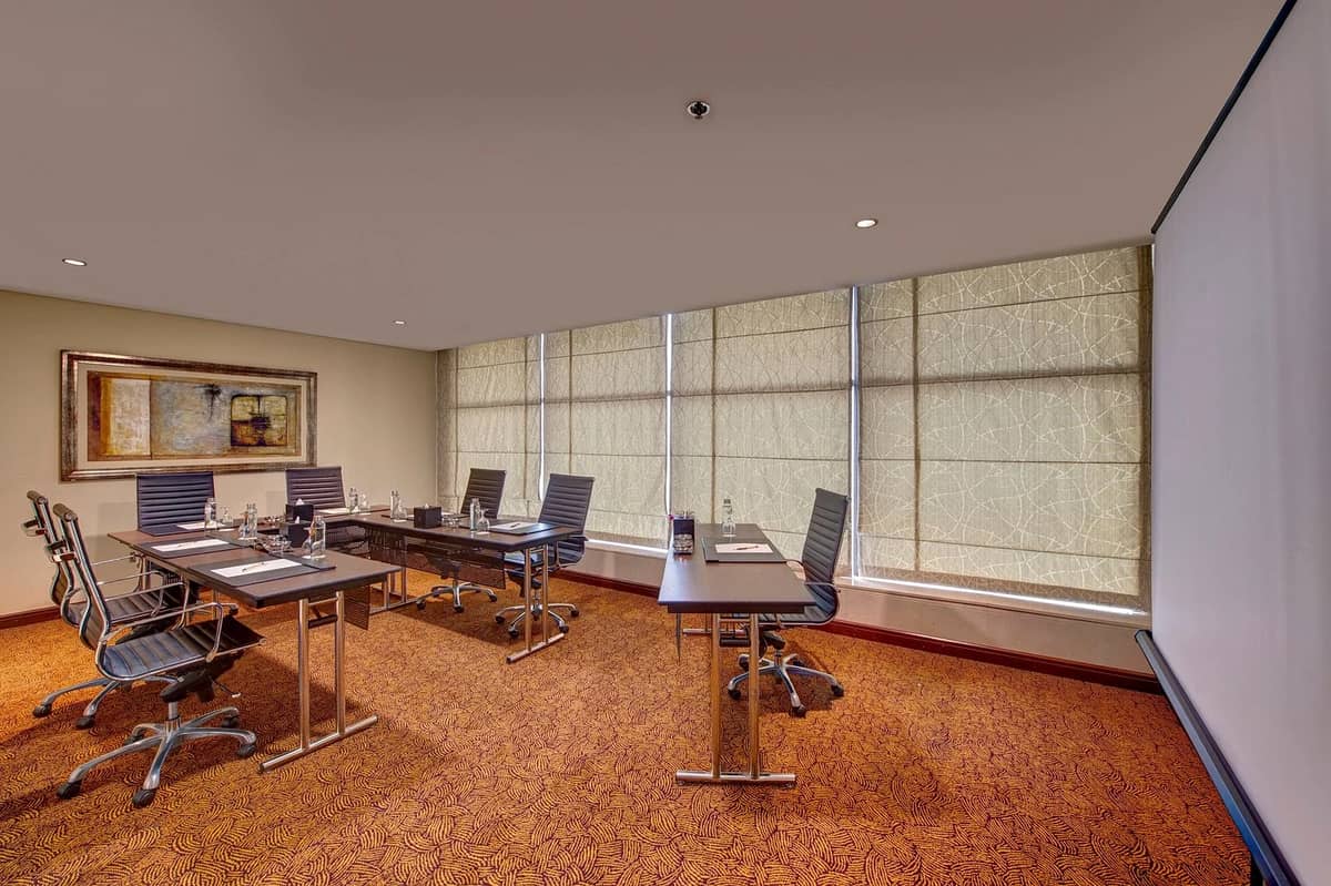 Two Seasons Hotel & Apartments Dubai