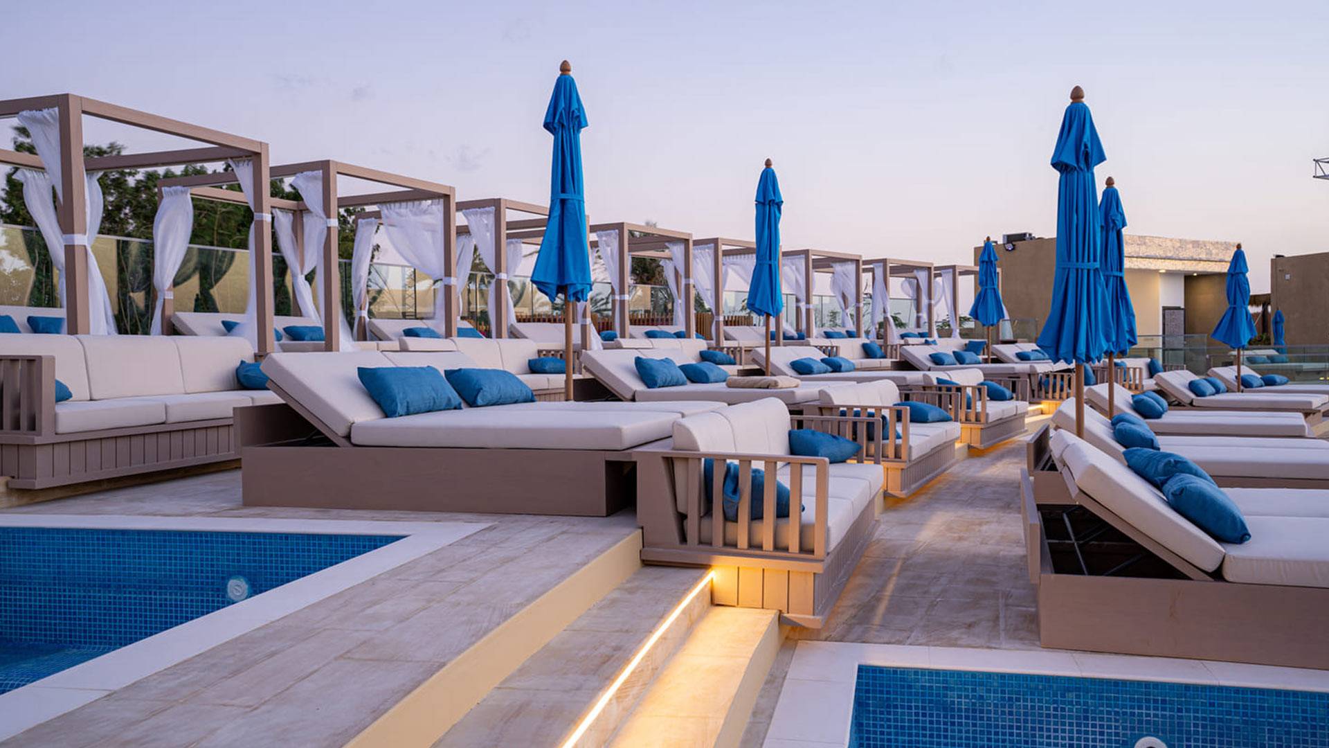 blu oasis dubai club