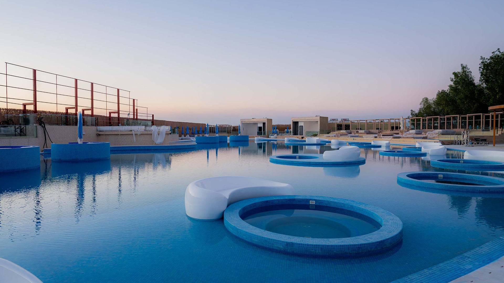 blu oasis dubai club