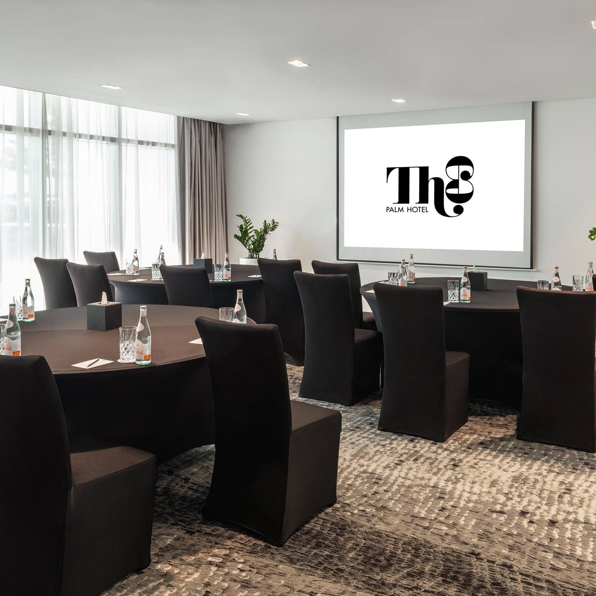 Th8 Palm Dubai Beach Resort, Vignette Collection, an IHG Hotel