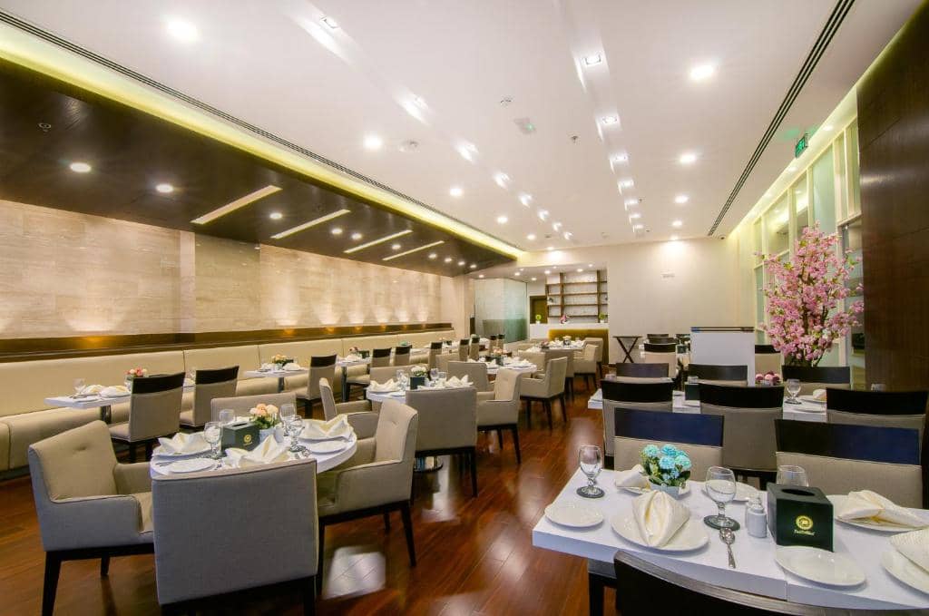 Al Murooj Muscat Grand Hotel