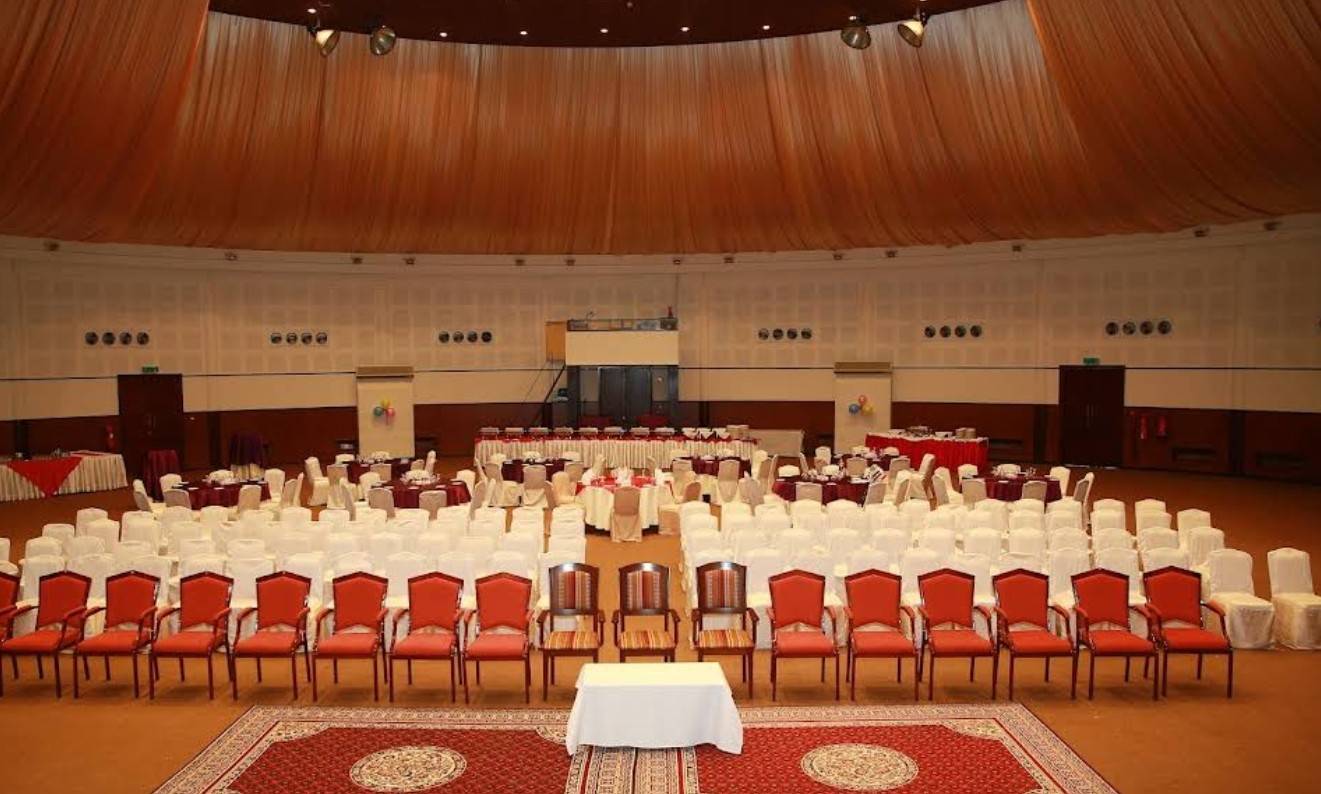 Al Falaj Hotel
