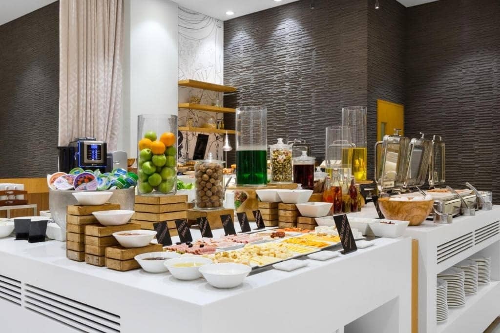 Food & Drinks