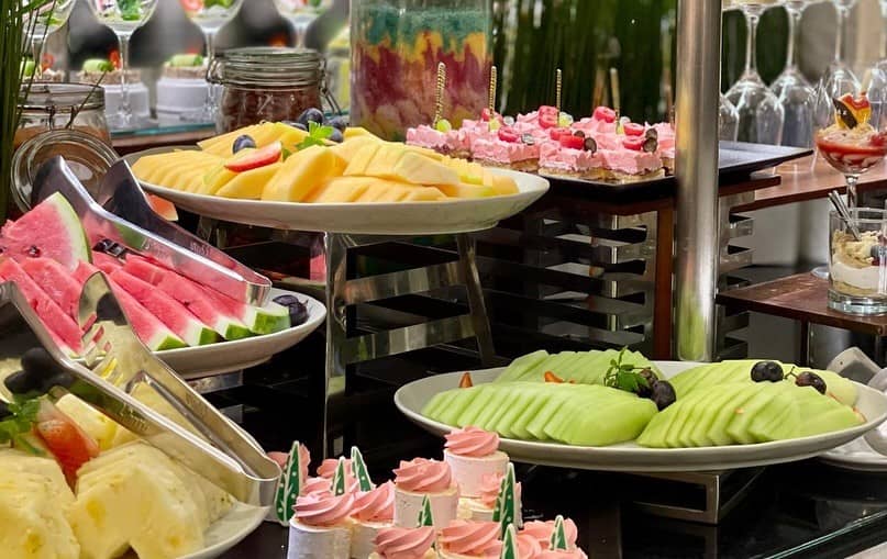 Food & Drinks