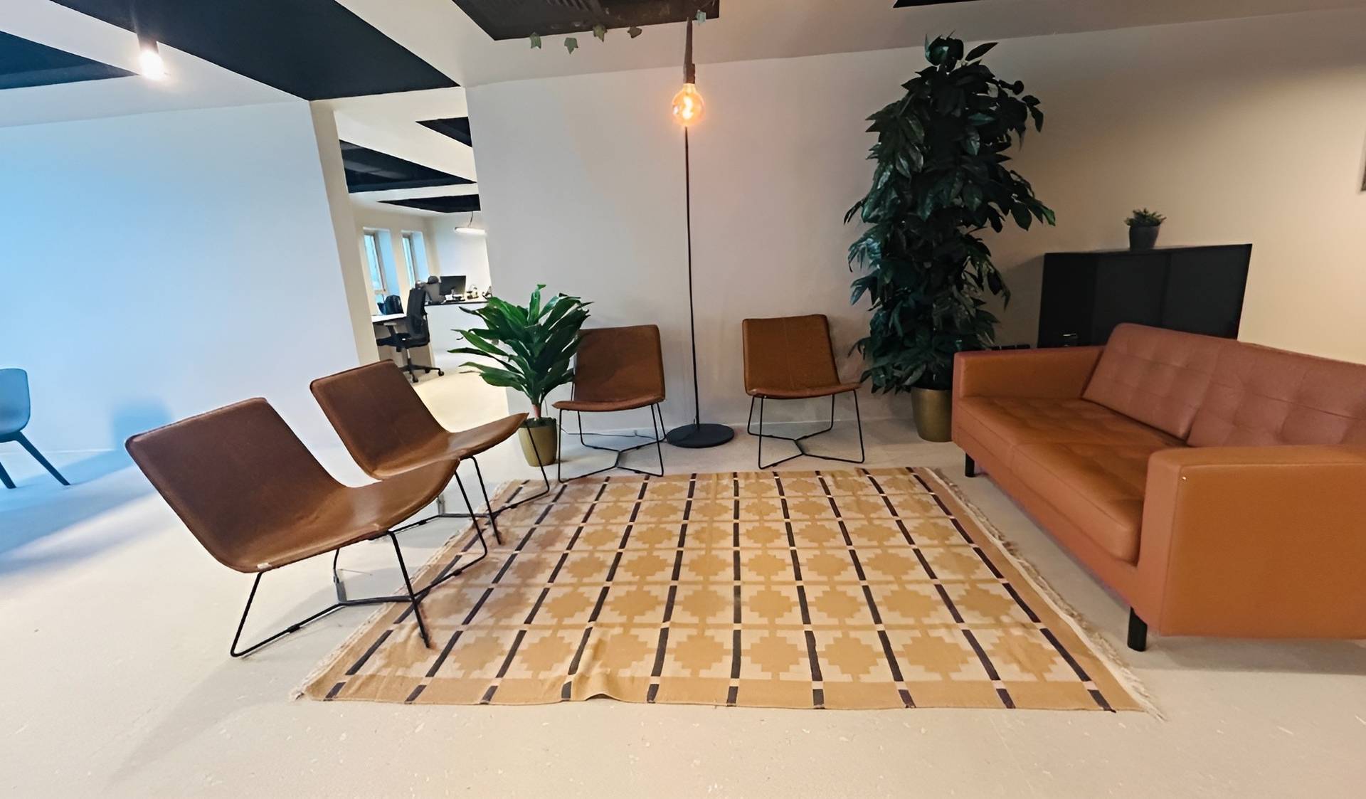 22 • 302: Digital Nomad Workspace Co Working Community