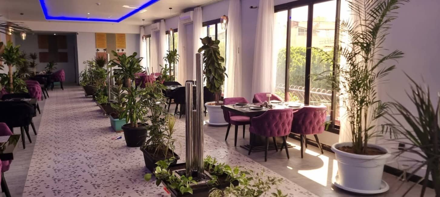 Yarivan Lounge