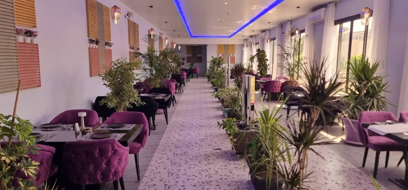Yarivan Lounge