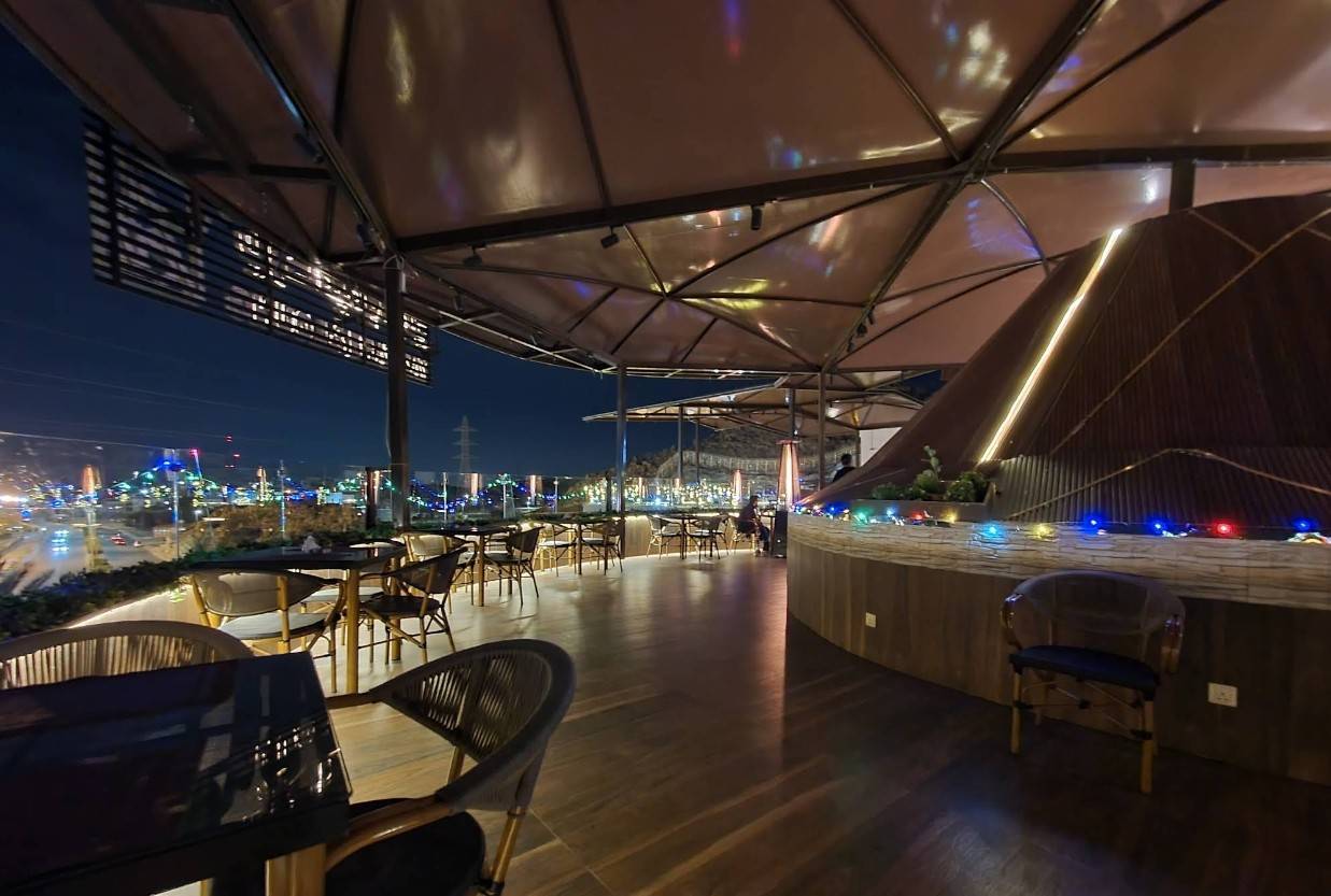 Yaz Cafe & Lounge