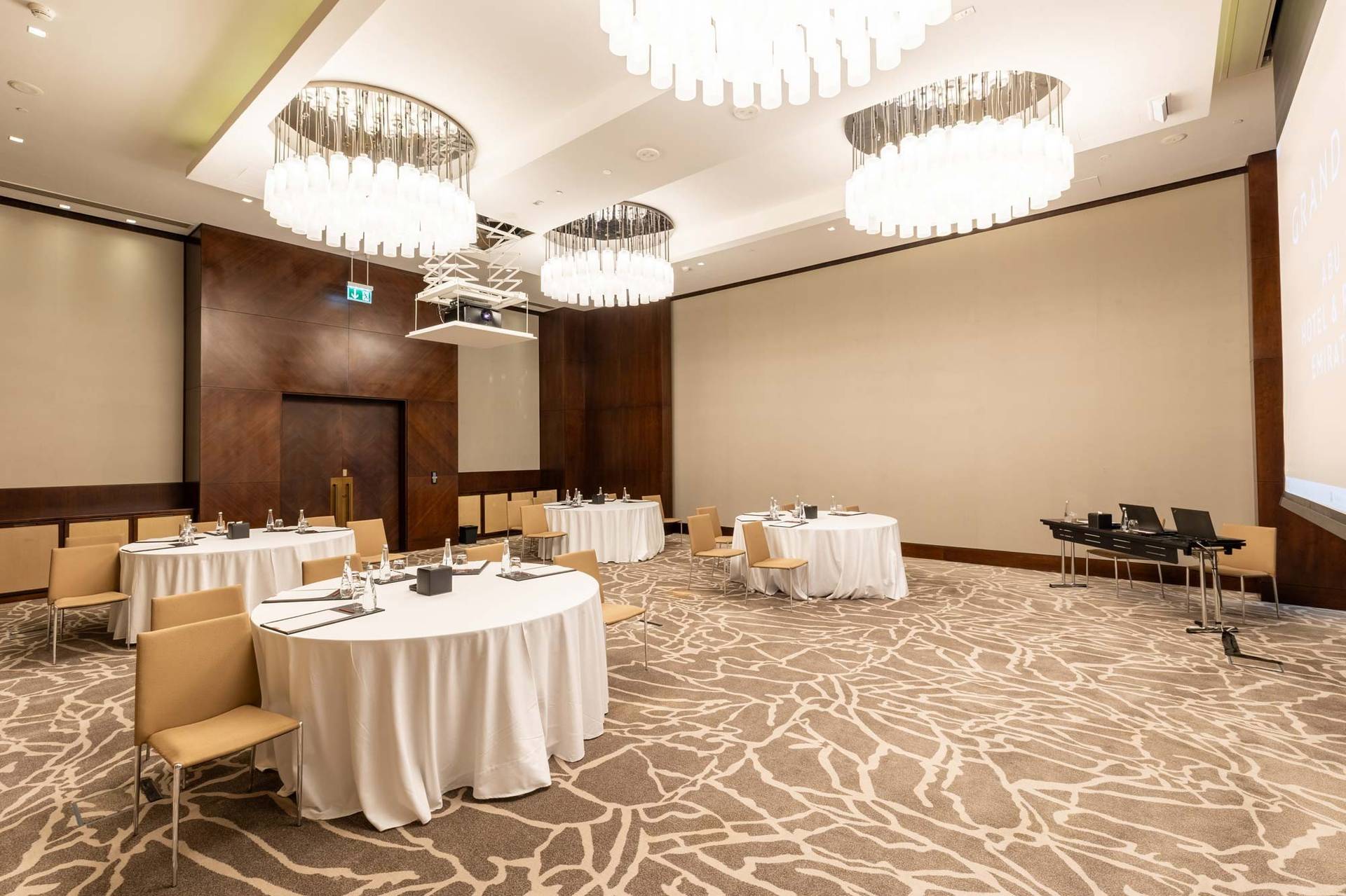 Grand Hyatt Abu Dhabi - Hessa