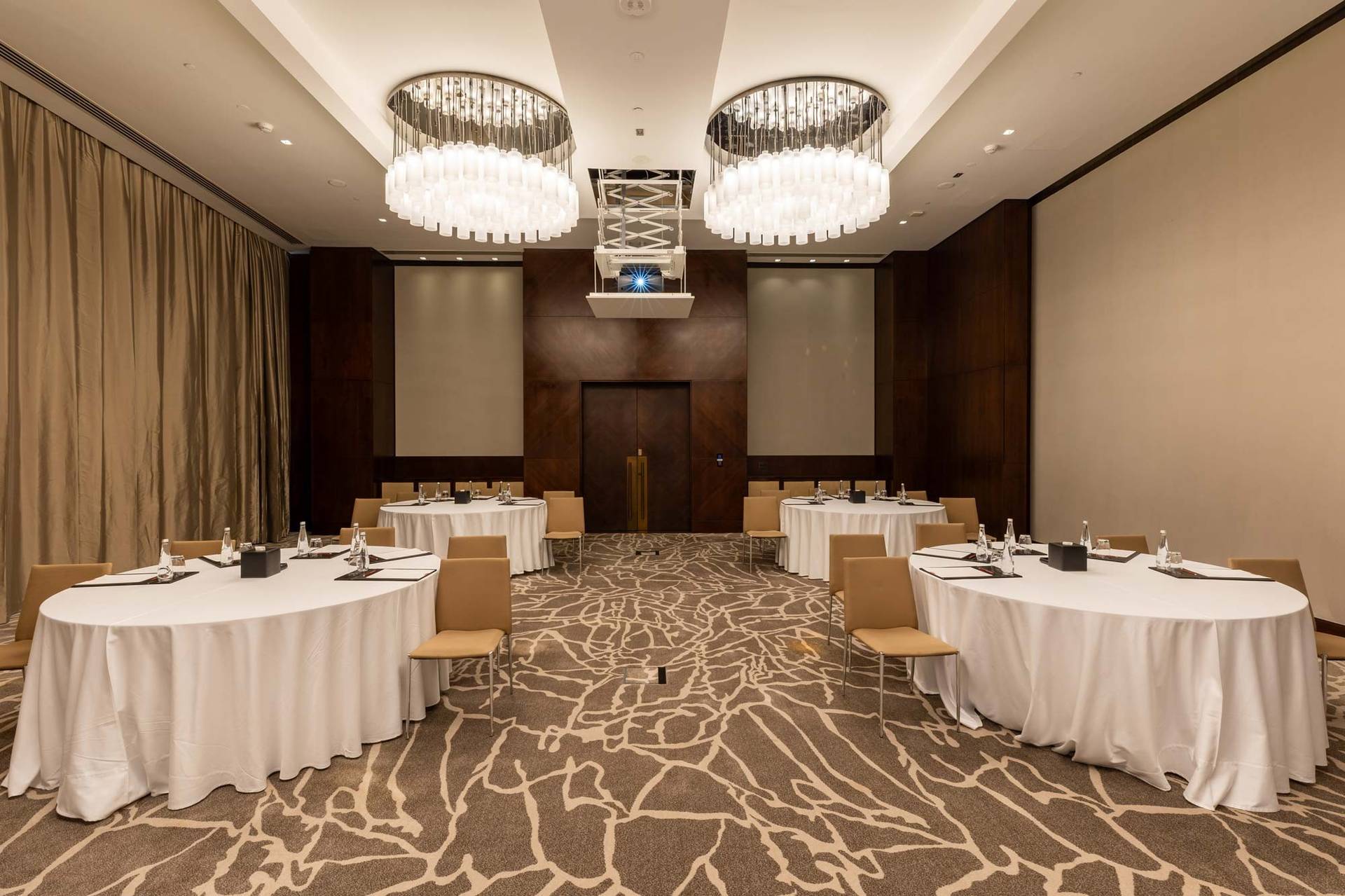 Grand Hyatt Abu Dhabi - Hessa