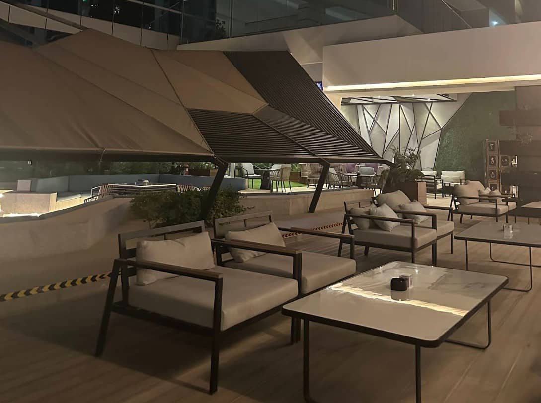 Cocoluna Lounge