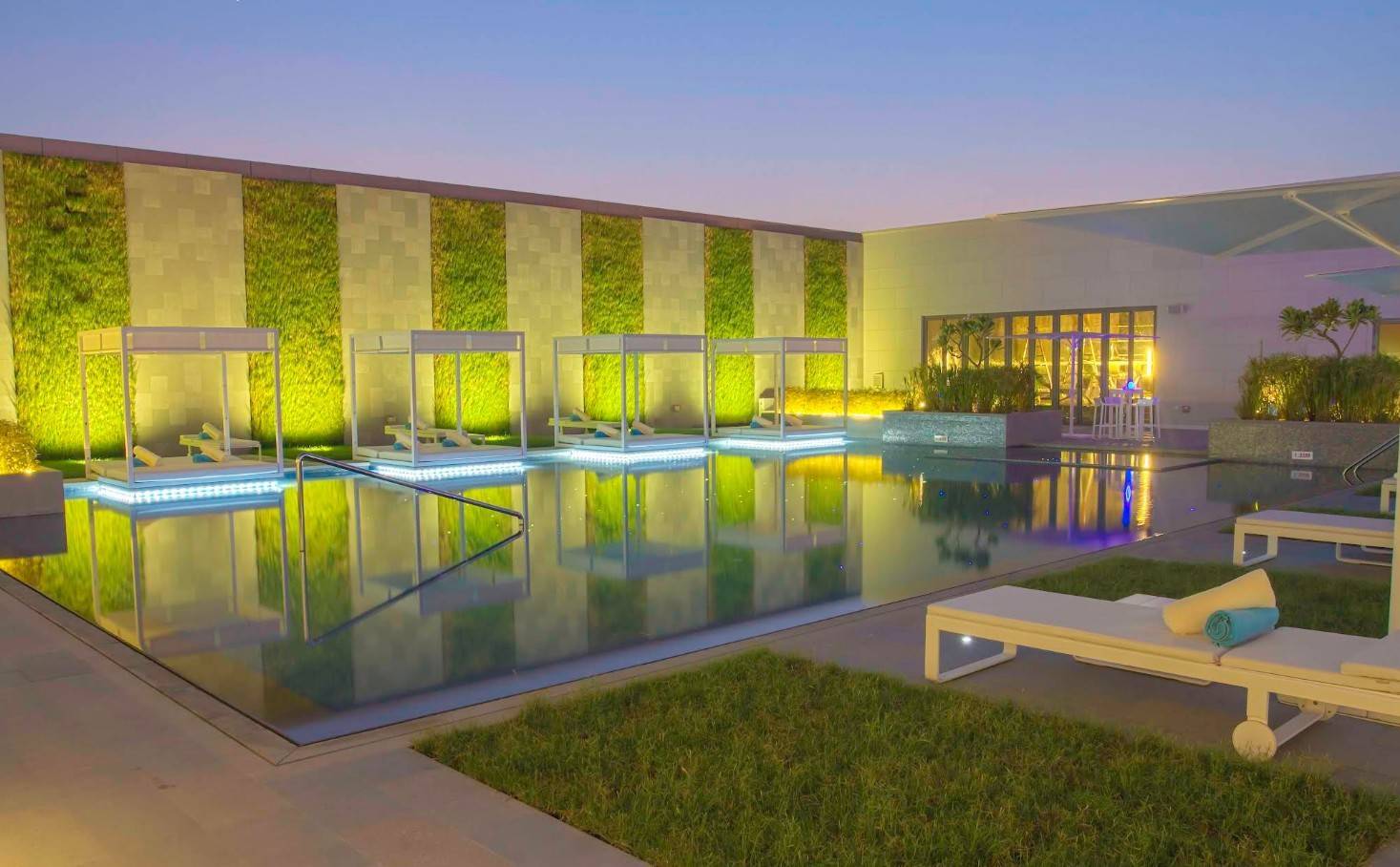 Elements Pool  Lounge   Manama