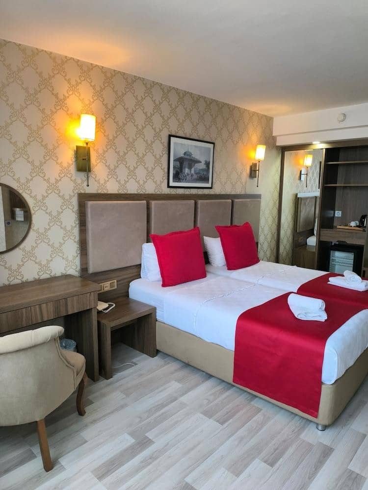 Euro Plaza Hotel