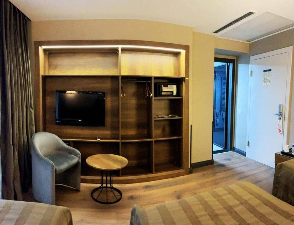 Guest Rooms Guest Rooms