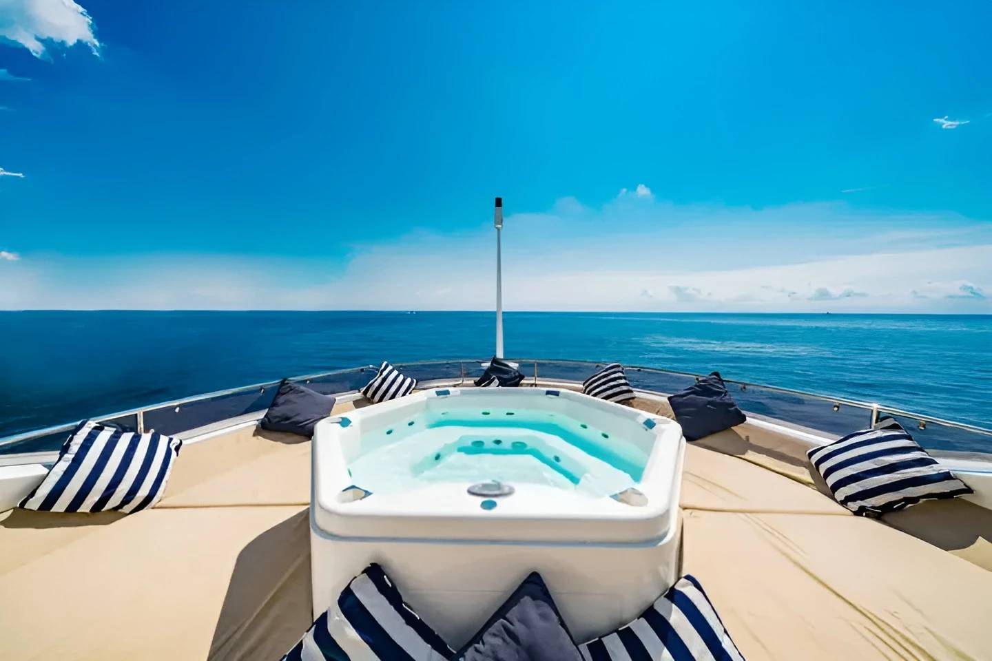 A 4 Encore  Yacht Dubai