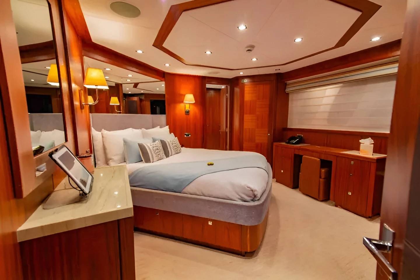 A 4 Encore  Yacht Dubai