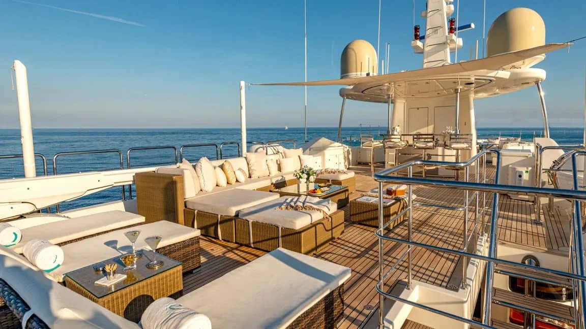 Upper Deck / Sky Deck / Sun Deck