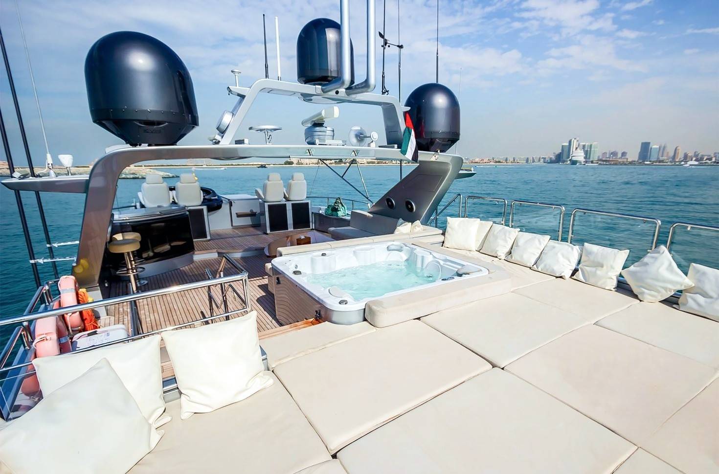 Azimut 100ft VERA Yacht Dubai