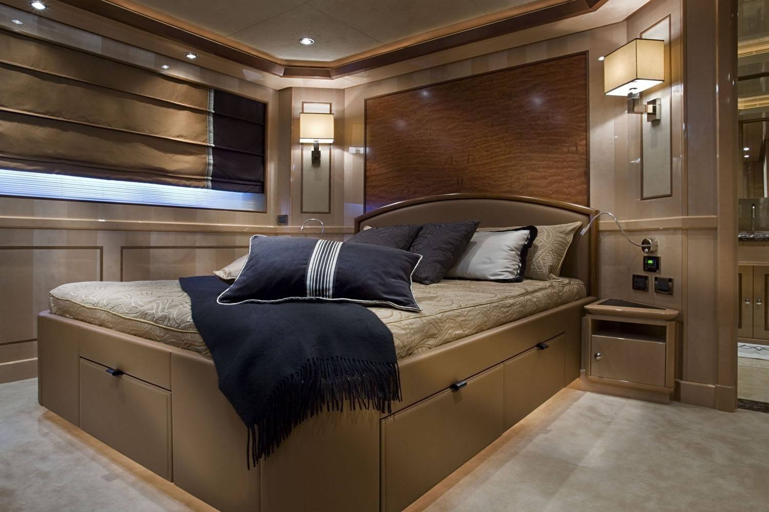 A 2 Behike Yacht Dubai