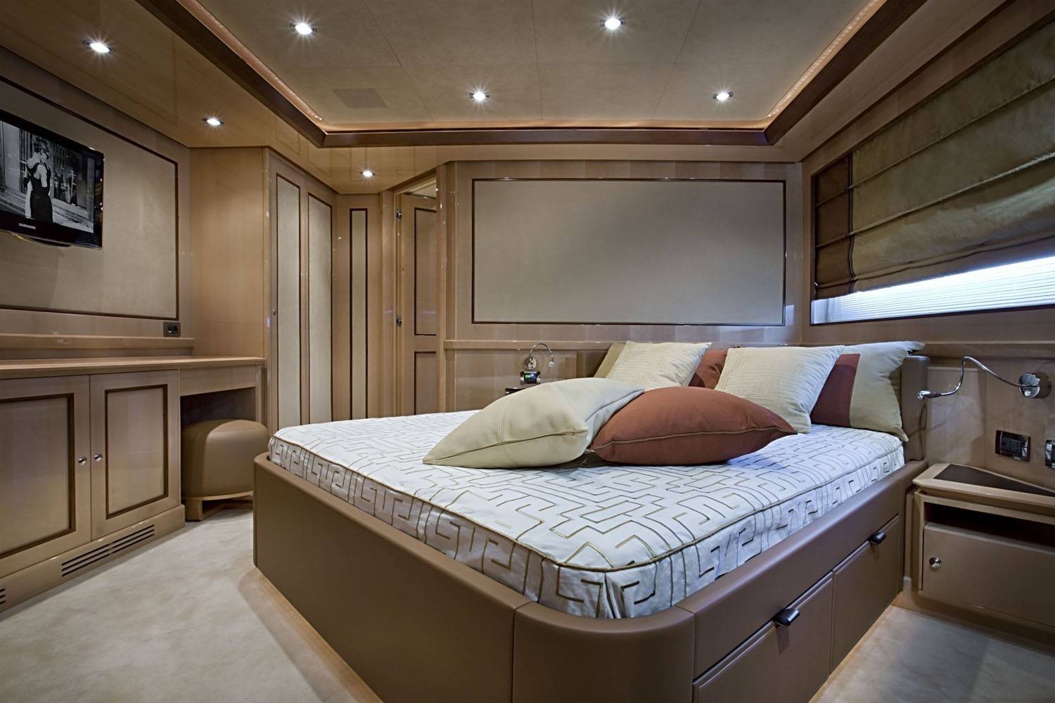 A 2 Behike Yacht Dubai