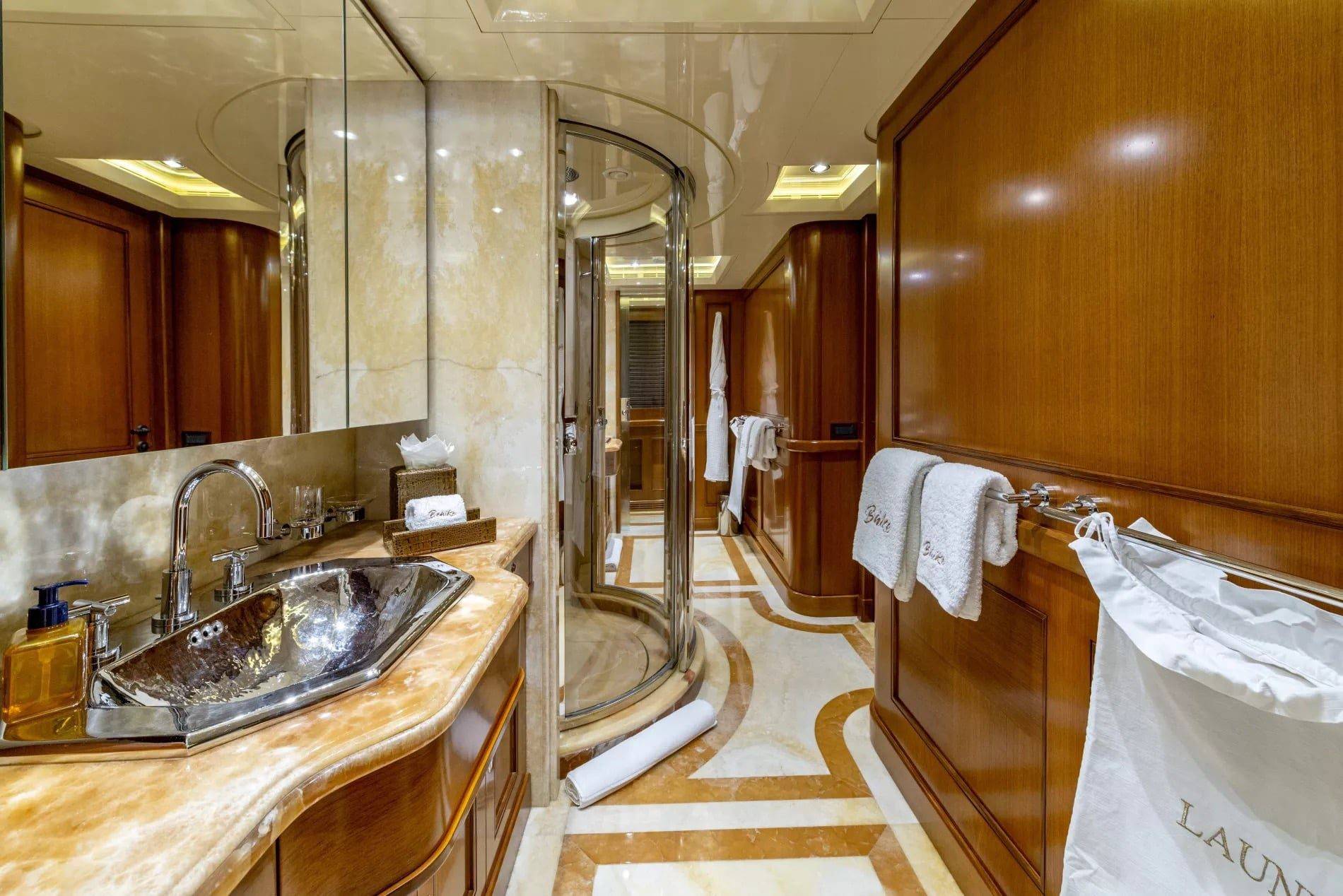 Omina  Rental Yacht  Dubai
