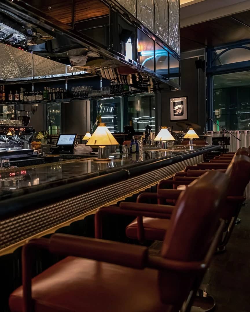 Elegant bar interior at Il Baretto Restaurant, Riyadh.