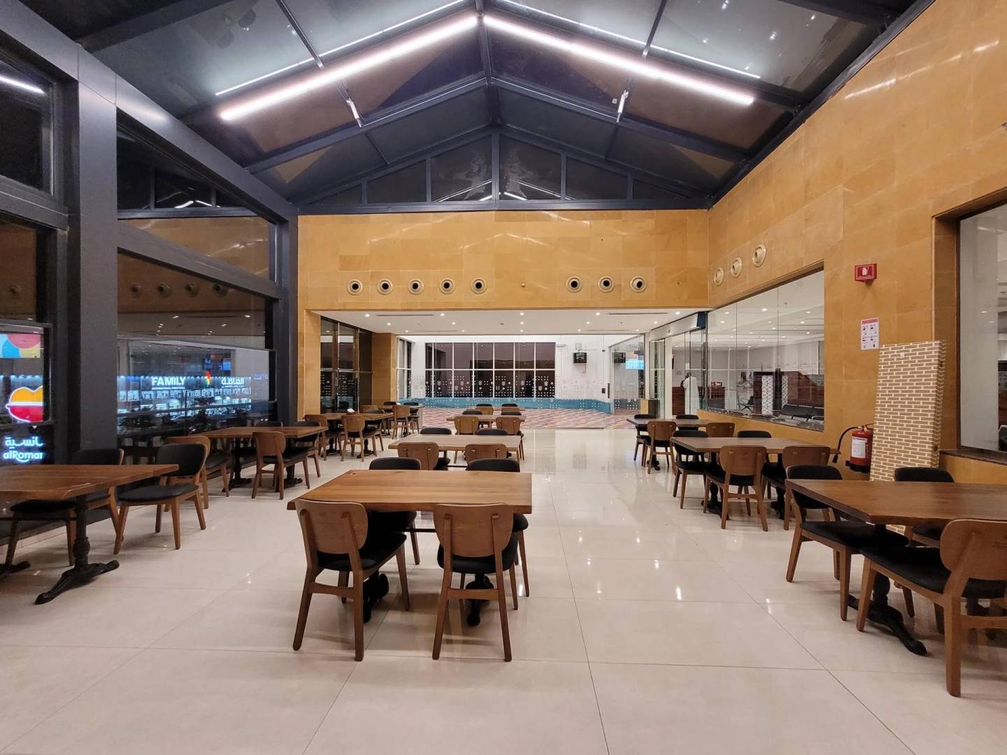 Spacious dining area at Al Romansiah Restaurant, Makkah.