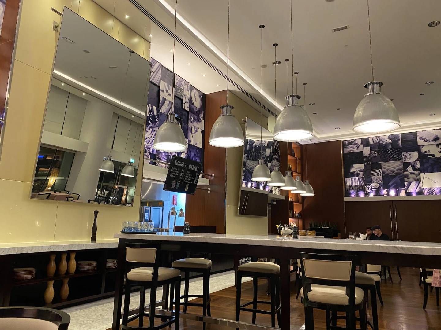 MezzaLuna - Trattoria Italiana