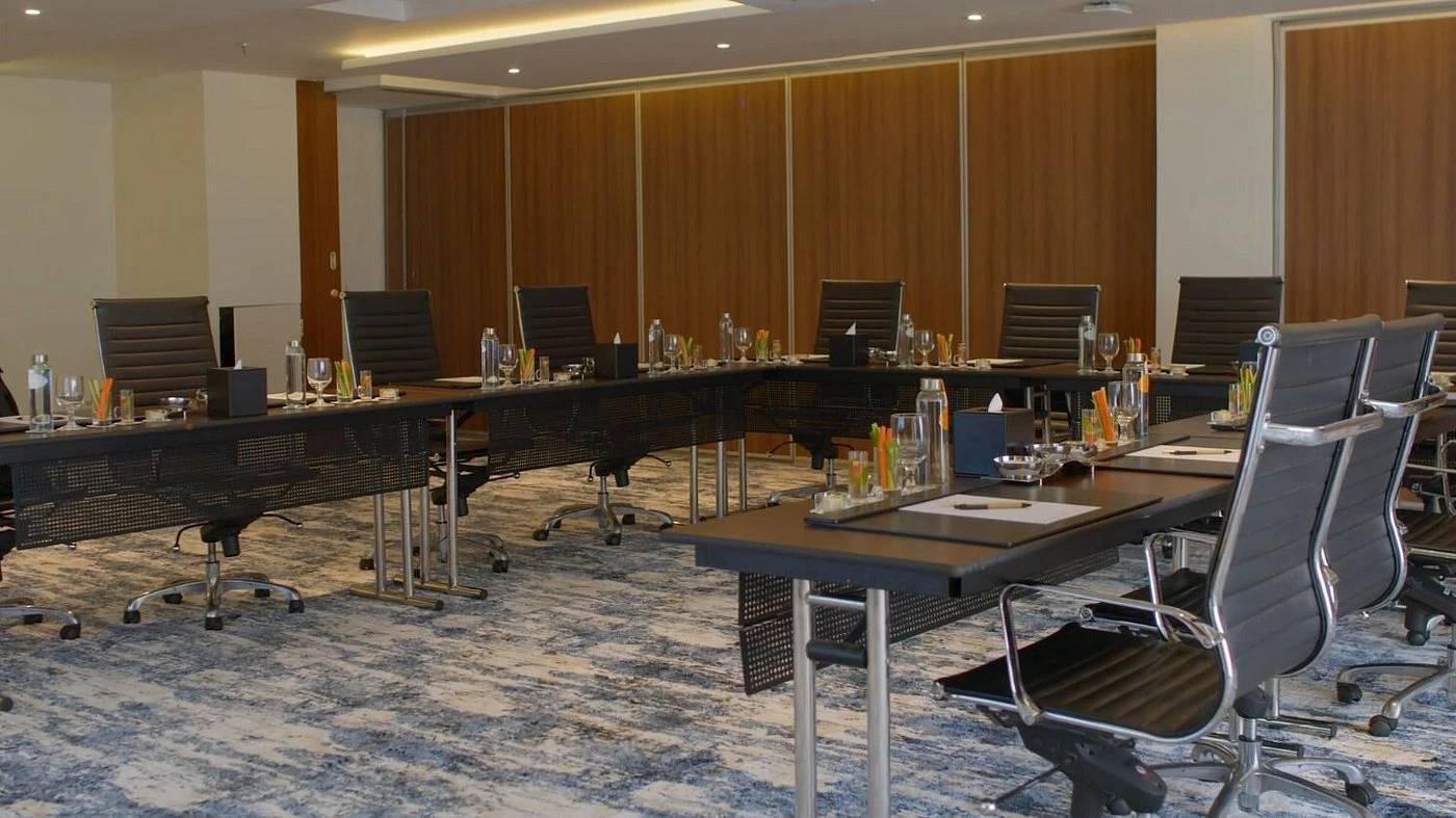 Two Seasons Hotel & Apartments Dubai