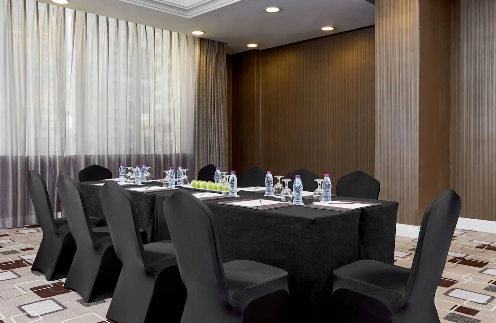 Aleraiq Meeting room