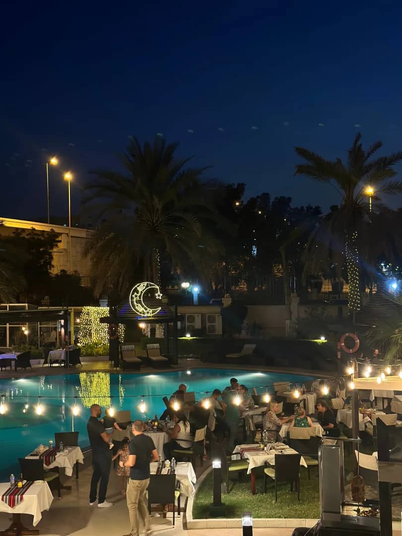Olivos Lawn & Pool 2