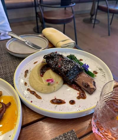 NoHo Bar & Grill