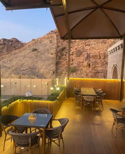 Yaz Cafe & Lounge