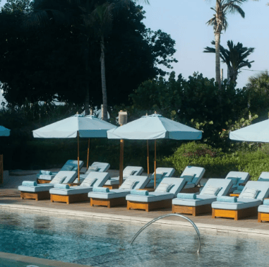 Pool & Beach