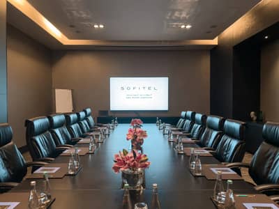 Pearl Boardroom