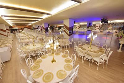 Gold Salon