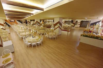 Gold Salon