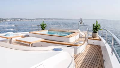 Majesty 100 Capable Models  Dubai Fleets  Yachts
