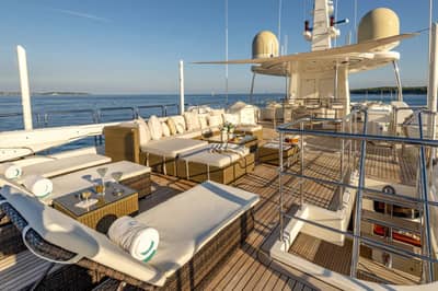 Omina  Rental Yacht  Dubai