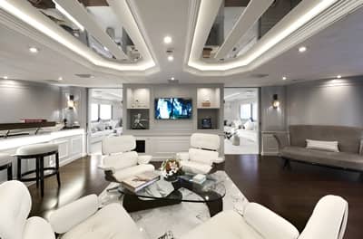 Salon / Indoor Lounge