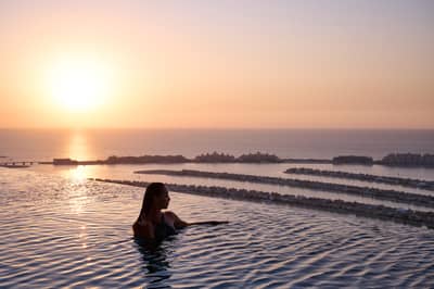 AURA SKYPOOL