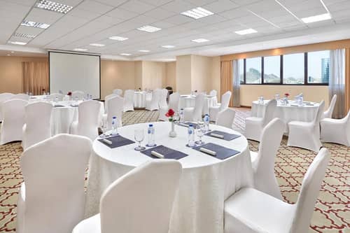 Makarem Al Bait Al Azizia Hotel