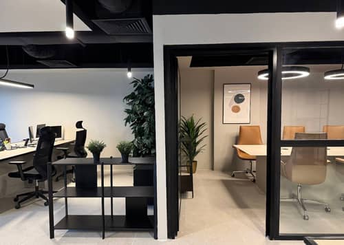 22 • 302: Digital Nomad Workspace Co Working Community